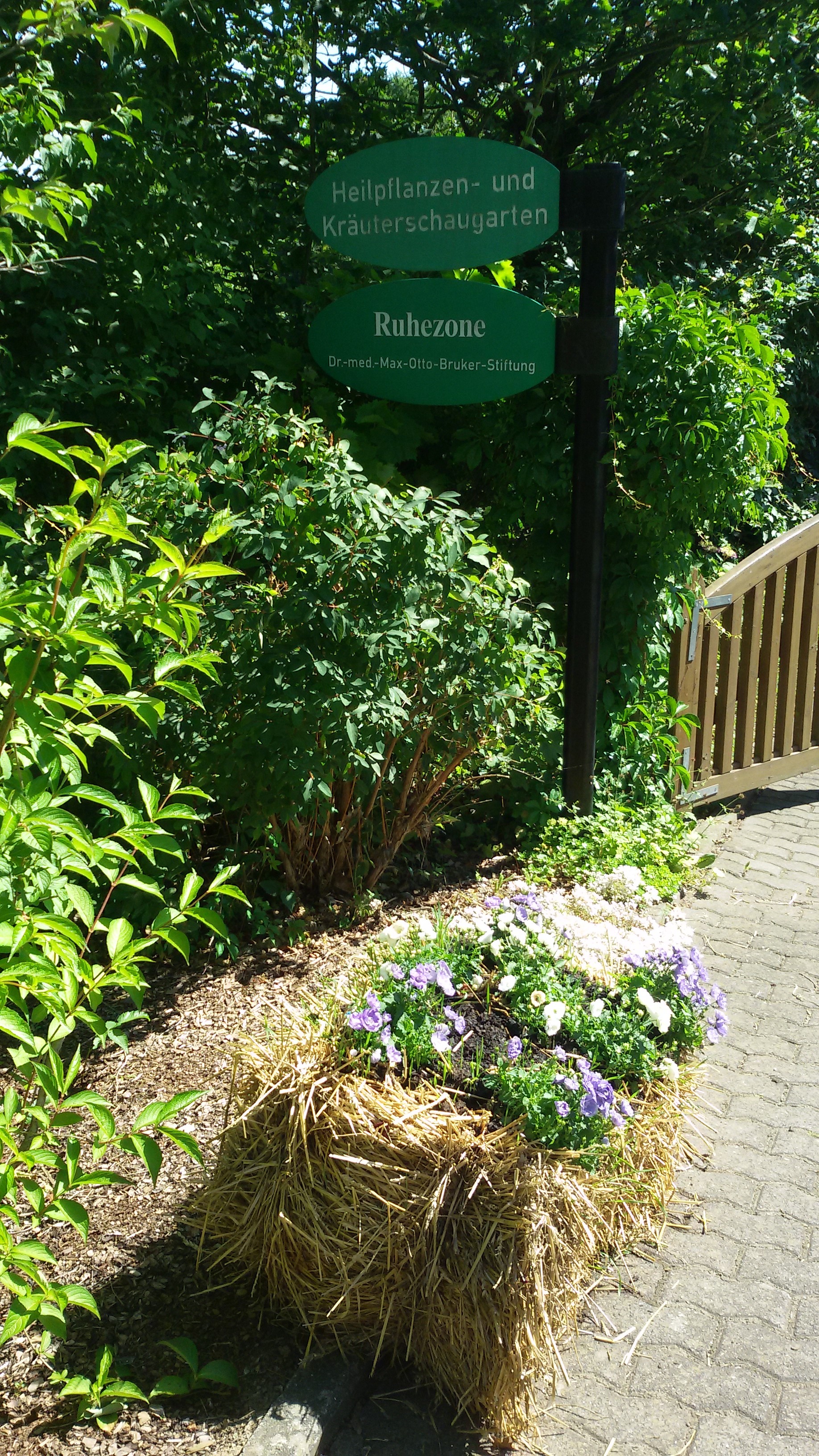 Garten am Dr.Bruker-Haus